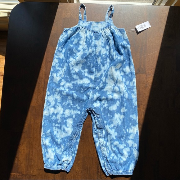 NWT Toddler Girls Tie-Dye Denim Jumpsuit 2T - Picture 2 of 4